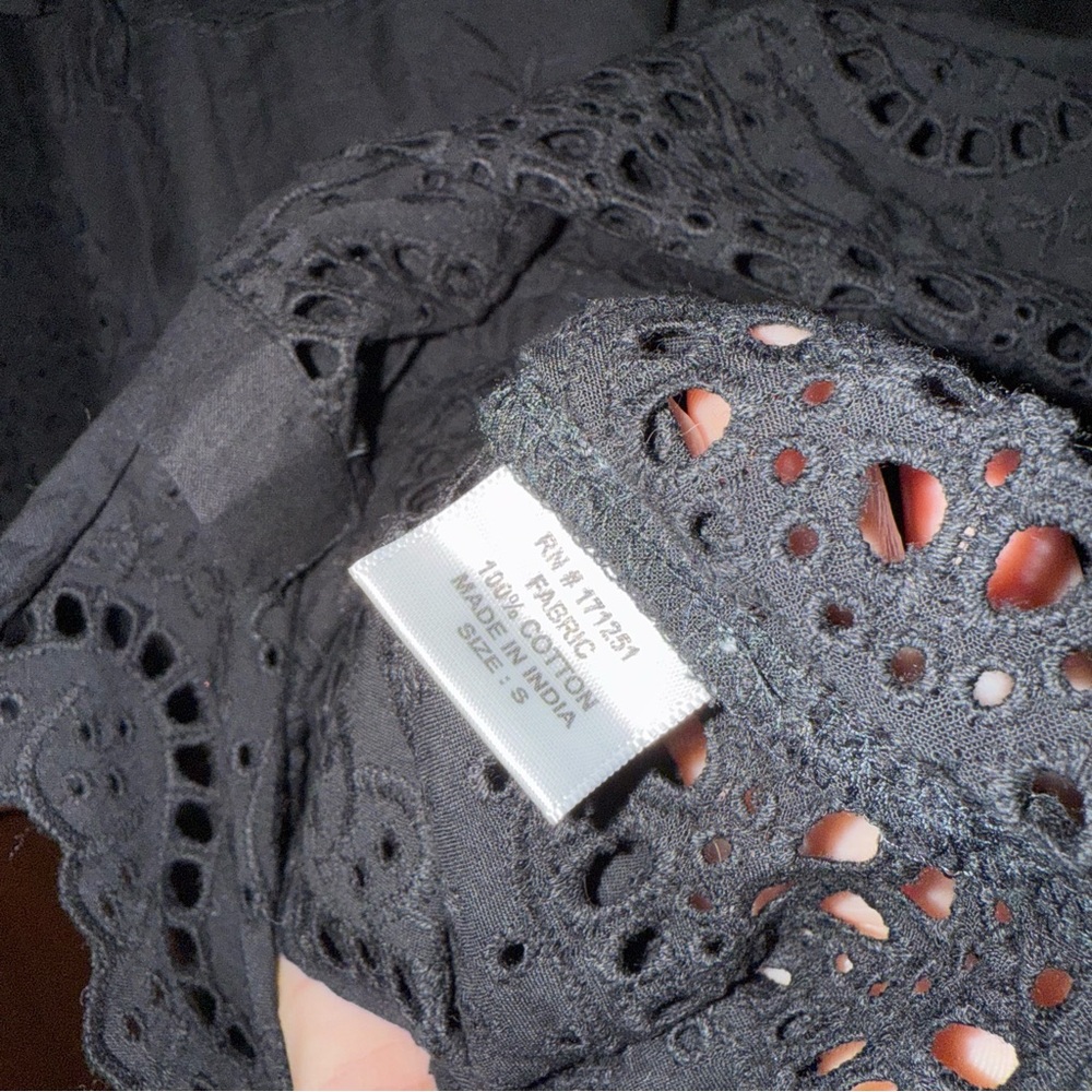 Jennifer & Grace - Black Eyelet Blouse - Women’s Small - Picture 6 of 6